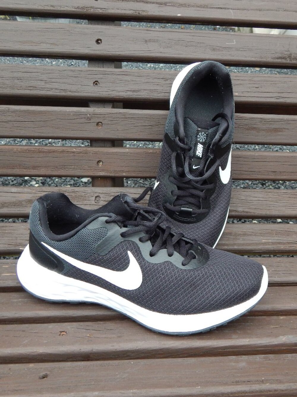 Nike Revolution 6 Running/Walking Shoes – Women’s Size 8 – Black – Worn Twice